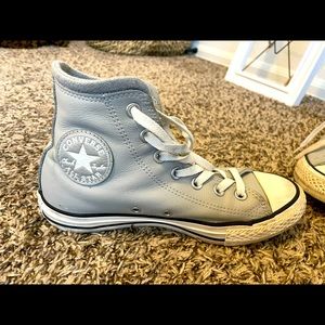 Size 7 high top converse.